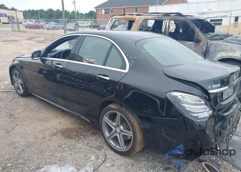 2015 Mercedes-Benz C 400 4Matic из США, поврежденный, VIN 55SWF6GB3FU003230